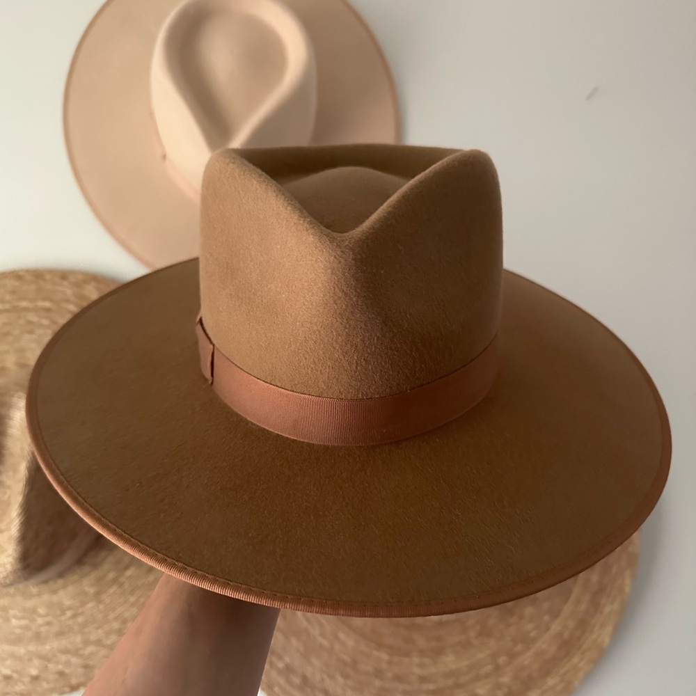 Lack of color teak rancher